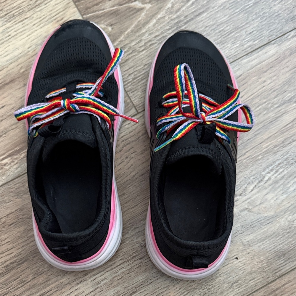 GIRLS Walmart tennis shoes!
